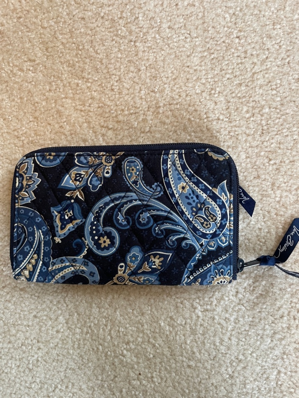 New Vera Bradley Quilted Paisley Zip Wallet in Navy and Blue with Cream - Picture 3 of 4